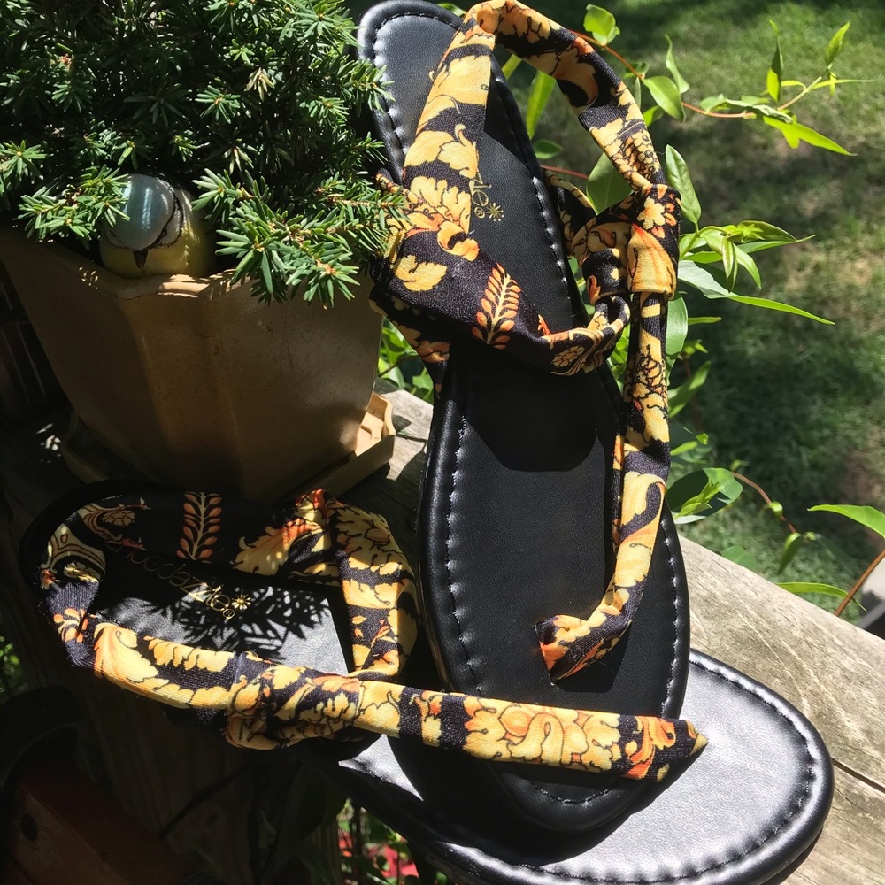 Black and yellow yoga sling flip flops NWOT - Picture 5 of 9
